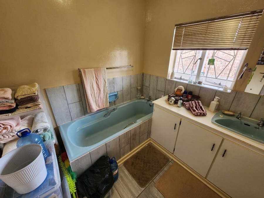 3 Bedroom Property for Sale in Beaconsfield Northern Cape